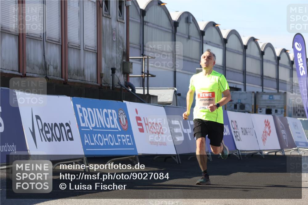 03.10.2025 - Köhlbrandbrückenlauf Luisa Fischer http://msf.ph/oto/9027084 03.10.2025 12:56:35 Ziel 4054, 4096, 4170, 4231, 4478, 5091, 6266, 6408, 6769 meine-sportfotos.de