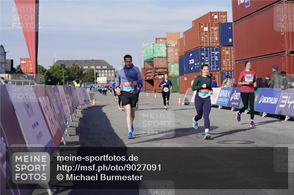 03.10.2025 - Köhlbrandbrückenlauf Michael Burmester http://msf.ph/oto/9027091 03.10.2025 10:30:47 Ziel 1096, 1097, 1098, 2252, 2388, 2536, 2846, 3478, 3479 meine-sportfotos.de