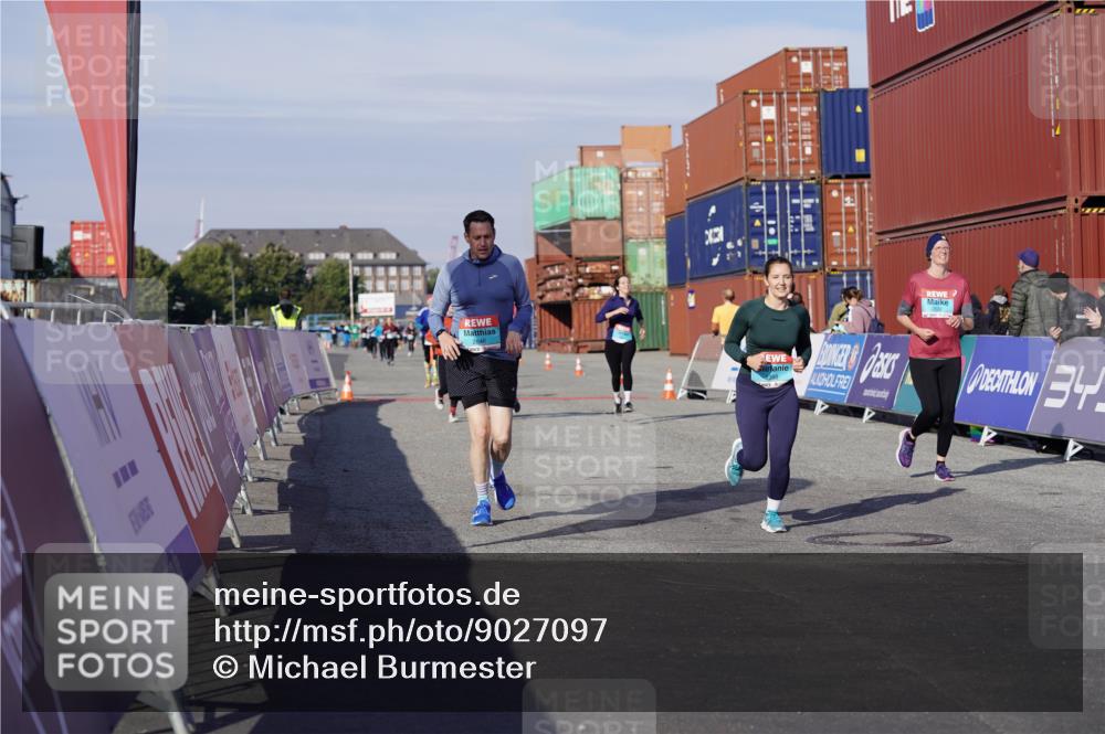03.10.2025 - Köhlbrandbrückenlauf Michael Burmester http://msf.ph/oto/9027097 03.10.2025 10:30:47 Ziel 1096, 1097, 1098, 2252, 2388, 2536, 2846, 3478, 3479 meine-sportfotos.de