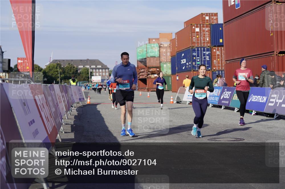 03.10.2025 - Köhlbrandbrückenlauf Michael Burmester http://msf.ph/oto/9027104 03.10.2025 10:30:47 Ziel 1096, 1097, 1098, 2252, 2388, 2536, 2846, 3478, 3479 meine-sportfotos.de