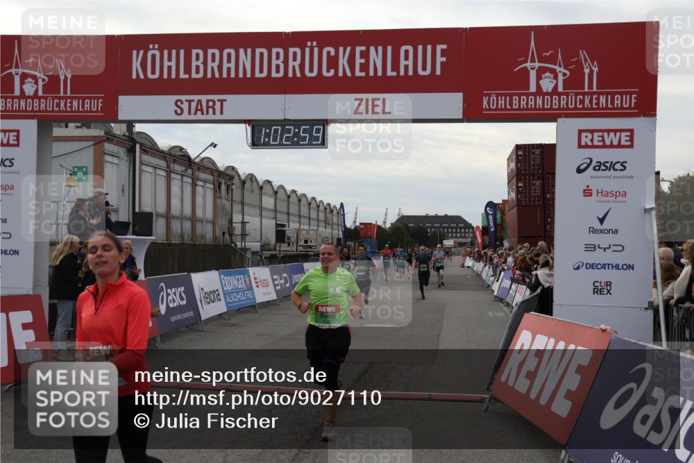 03.10.2025 - Köhlbrandbrückenlauf Julia Fischer http://msf.ph/oto/9027110 03.10.2025 16:02:59 Ziel 7099, 7180, 7277, 7278, 7386, 7673, 7923, 8048, 9023, 9511, 9595, 9619, 9670 meine-sportfotos.de