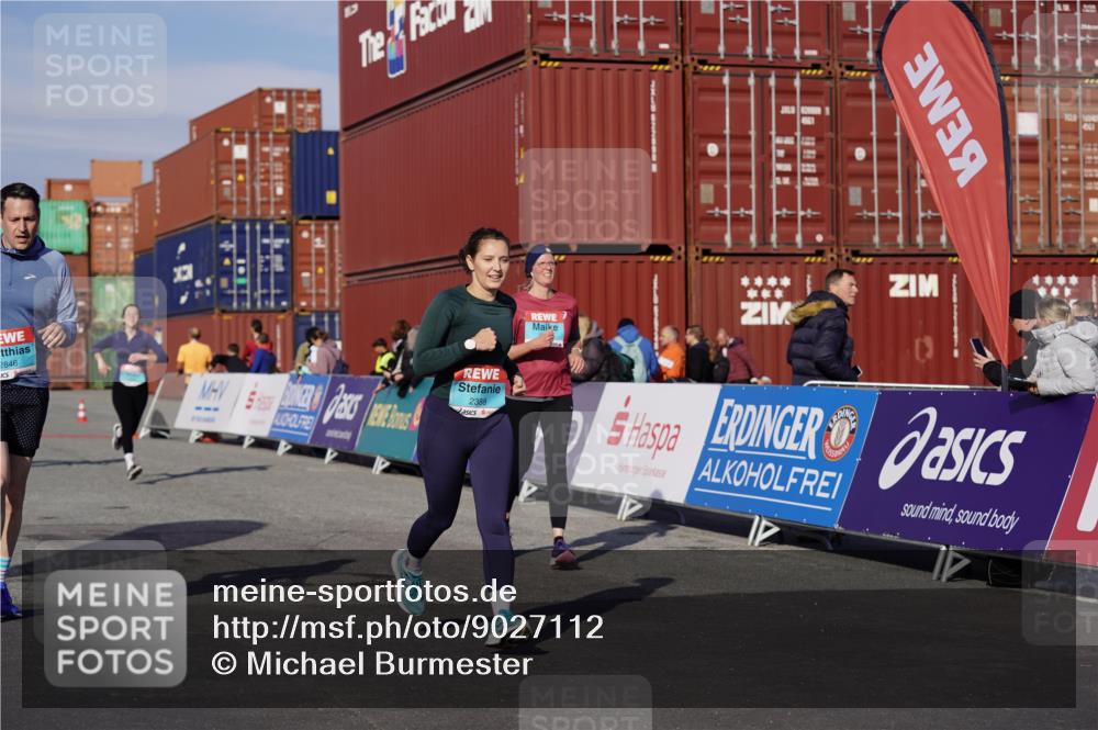 03.10.2025 - Köhlbrandbrückenlauf Michael Burmester http://msf.ph/oto/9027112 03.10.2025 10:30:48 Ziel 1096, 1097, 1098, 2252, 2388, 2536, 2846, 3478, 3479 meine-sportfotos.de