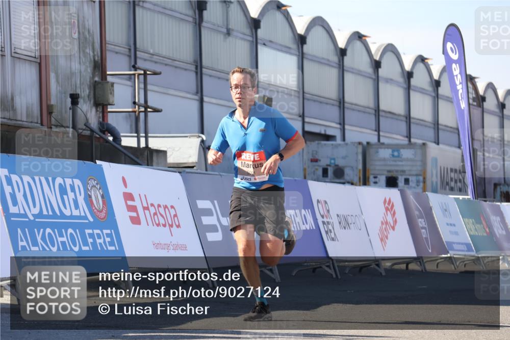 03.10.2025 - Köhlbrandbrückenlauf Luisa Fischer http://msf.ph/oto/9027124 03.10.2025 12:56:38 Ziel 4054, 4096, 4170, 4478, 5091, 6408, 6769 meine-sportfotos.de