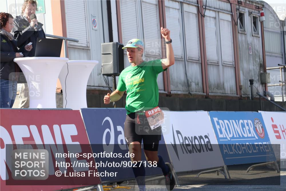 03.10.2025 - Köhlbrandbrückenlauf Luisa Fischer http://msf.ph/oto/9027138 03.10.2025 12:56:47 Ziel 4096, 4115, 4491, 5091, 5962 meine-sportfotos.de