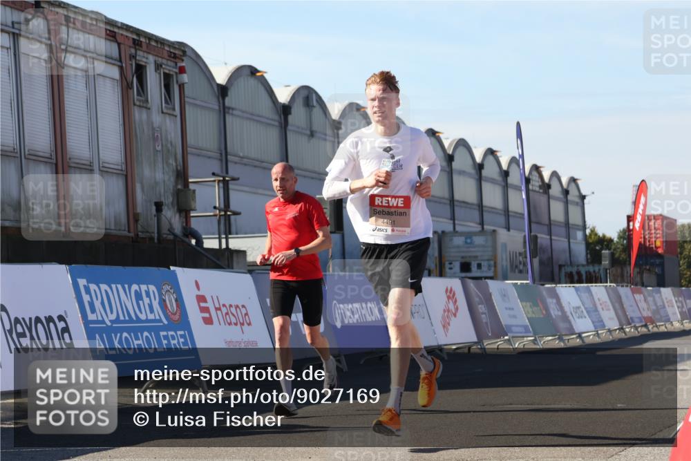 03.10.2025 - Köhlbrandbrückenlauf Luisa Fischer http://msf.ph/oto/9027169 03.10.2025 12:56:49 Ziel 4115, 4491, 5091, 5962 meine-sportfotos.de