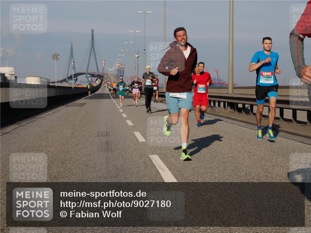 03.10.2025 - Köhlbrandbrückenlauf Fabian Wolf http://msf.ph/oto/9027180 03.10.2025 09:43:03 Position 3 1023 meine-sportfotos.de