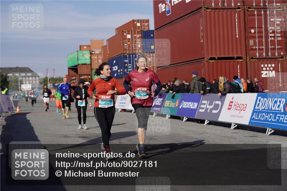 03.10.2025 - Köhlbrandbrückenlauf Michael Burmester http://msf.ph/oto/9027181 03.10.2025 10:30:54 Ziel 2252, 2900, 3478, 3479, 3510 meine-sportfotos.de