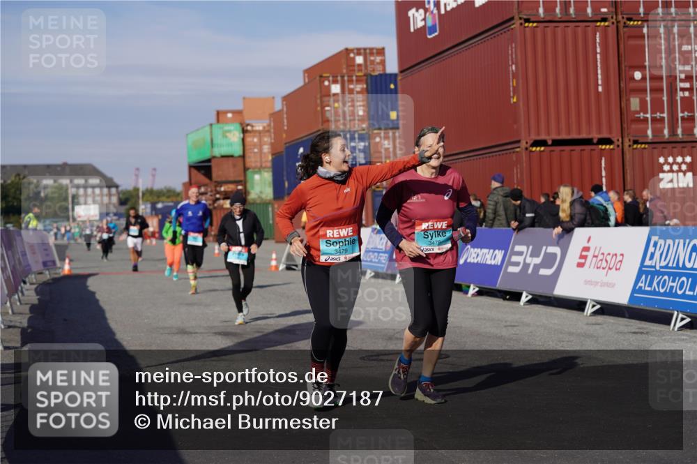 03.10.2025 - Köhlbrandbrückenlauf Michael Burmester http://msf.ph/oto/9027187 03.10.2025 10:30:55 Ziel 2252, 2900, 3478, 3479, 3510, 3664 meine-sportfotos.de