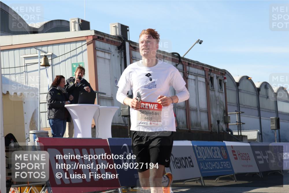 03.10.2025 - Köhlbrandbrückenlauf Luisa Fischer http://msf.ph/oto/9027194 03.10.2025 12:56:51 Ziel 4115, 4491, 5091, 5962, 6016 meine-sportfotos.de