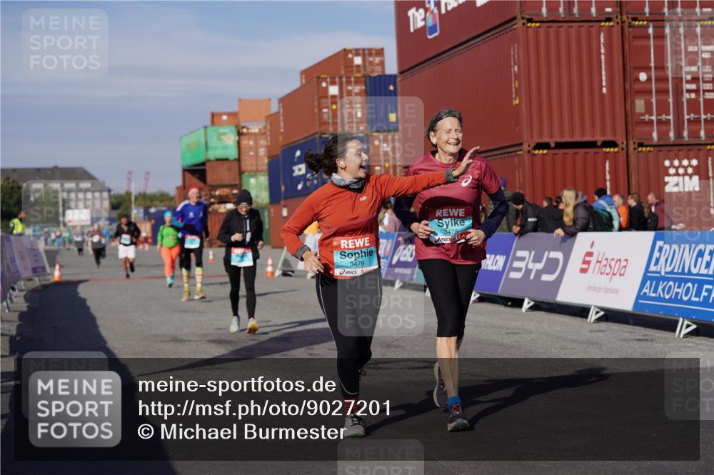 03.10.2025 - Köhlbrandbrückenlauf Michael Burmester http://msf.ph/oto/9027201 03.10.2025 10:30:55 Ziel 2252, 2900, 3478, 3479, 3510, 3664 meine-sportfotos.de