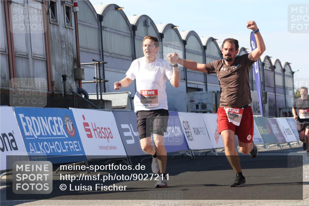 03.10.2025 - Köhlbrandbrückenlauf Luisa Fischer http://msf.ph/oto/9027211 03.10.2025 12:56:57 Ziel 4068, 4086, 4115, 4491, 5846, 5962, 6016, 6417 meine-sportfotos.de