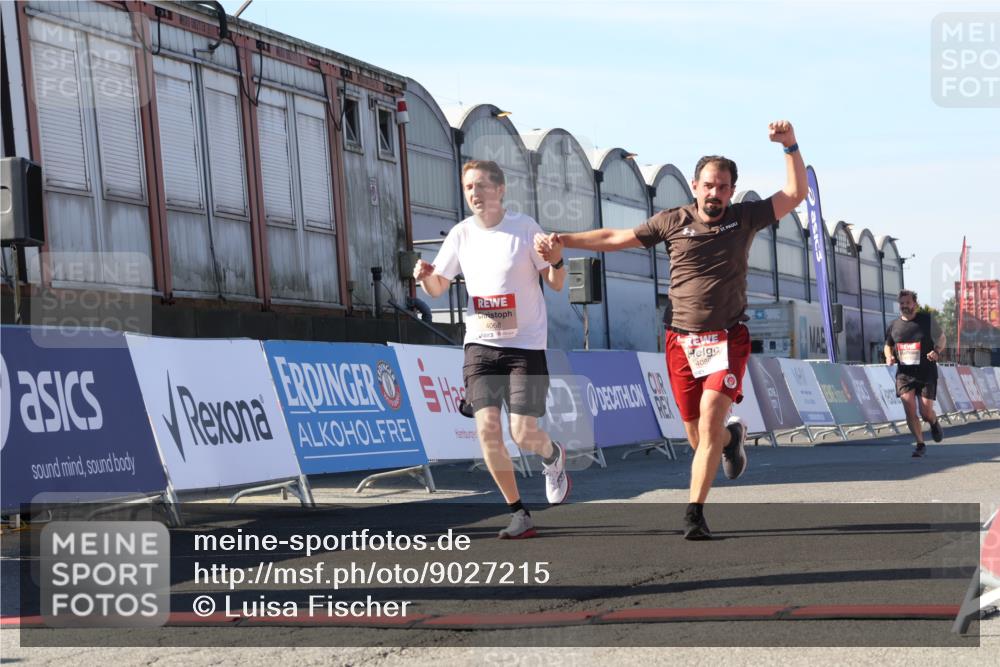 03.10.2025 - Köhlbrandbrückenlauf Luisa Fischer http://msf.ph/oto/9027215 03.10.2025 12:56:58 Ziel 4042, 4068, 4086, 4115, 4491, 5846, 5962, 6016, 6417 meine-sportfotos.de