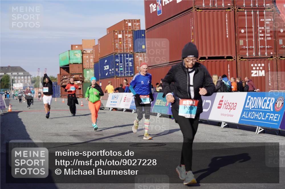 03.10.2025 - Köhlbrandbrückenlauf Michael Burmester http://msf.ph/oto/9027228 03.10.2025 10:30:59 Ziel 1763, 2468, 2900, 3510, 3664 meine-sportfotos.de