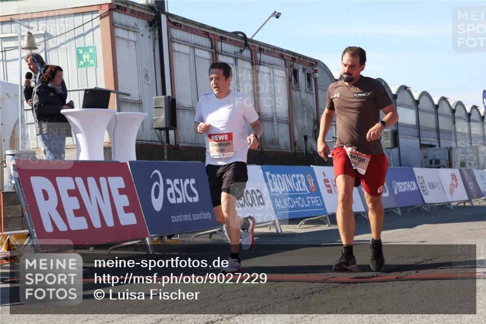 03.10.2025 - Köhlbrandbrückenlauf Luisa Fischer http://msf.ph/oto/9027229 03.10.2025 12:56:59 Ziel 4042, 4068, 4086, 4115, 4491, 5846, 6016, 6417 meine-sportfotos.de
