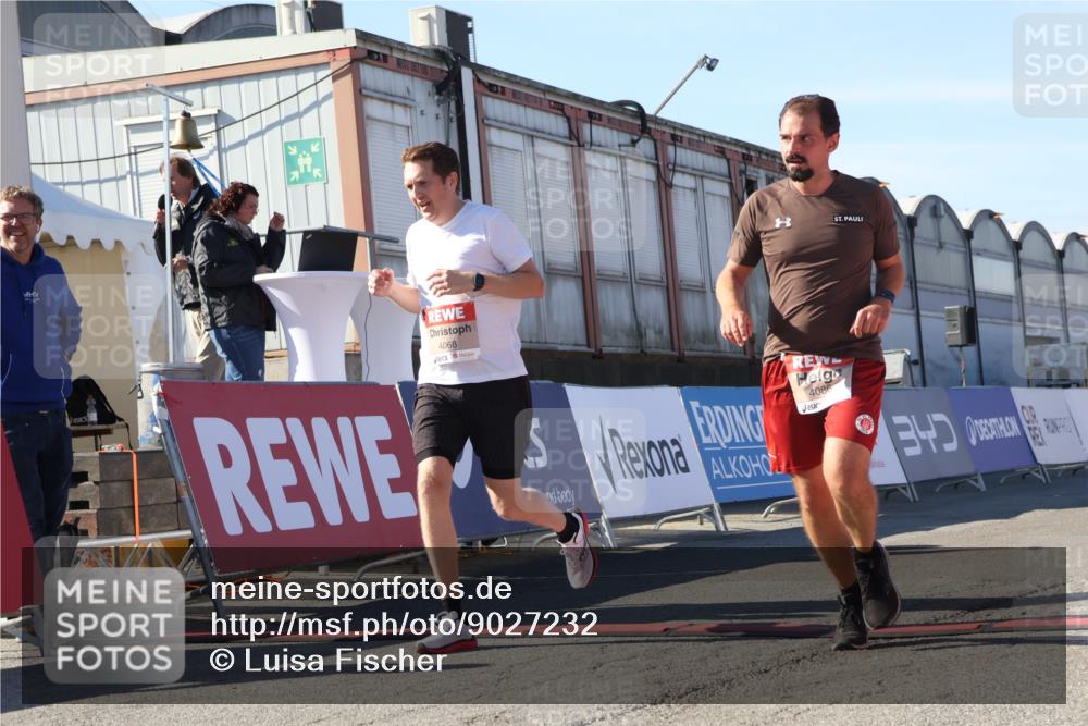 03.10.2025 - Köhlbrandbrückenlauf Luisa Fischer http://msf.ph/oto/9027232 03.10.2025 12:56:59 Ziel 4042, 4068, 4086, 4115, 4491, 5846, 6016, 6417 meine-sportfotos.de