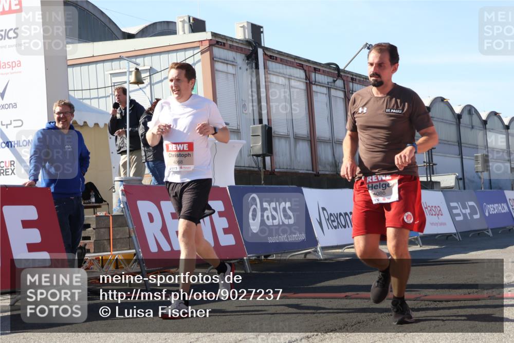 03.10.2025 - Köhlbrandbrückenlauf Luisa Fischer http://msf.ph/oto/9027237 03.10.2025 12:56:59 Ziel 4042, 4068, 4086, 4115, 4491, 5846, 6016, 6417 meine-sportfotos.de