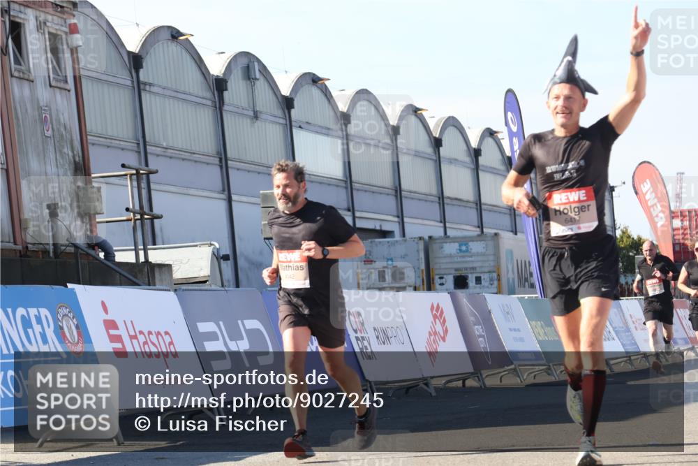 03.10.2025 - Köhlbrandbrückenlauf Luisa Fischer http://msf.ph/oto/9027245 03.10.2025 12:57:01 Ziel 4042, 4068, 4086, 4115, 4491, 5846, 6016, 6417 meine-sportfotos.de