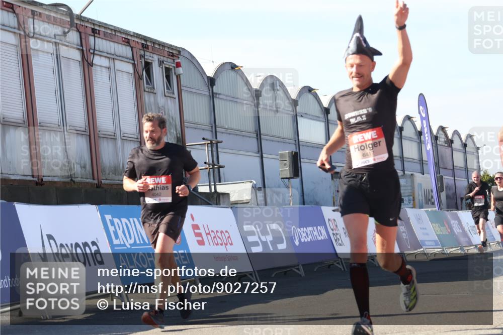 03.10.2025 - Köhlbrandbrückenlauf Luisa Fischer http://msf.ph/oto/9027257 03.10.2025 12:57:02 Ziel 4042, 4068, 4086, 4115, 5846, 5898, 6016, 6417 meine-sportfotos.de