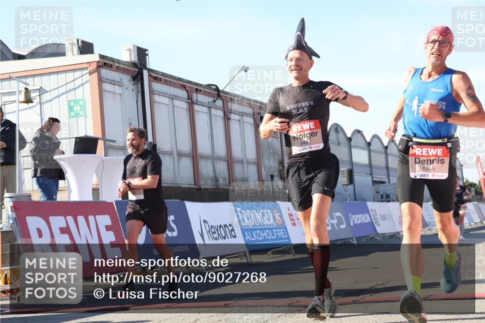 03.10.2025 - Köhlbrandbrückenlauf Luisa Fischer http://msf.ph/oto/9027268 03.10.2025 12:57:03 Ziel 4042, 4068, 4080, 4086, 5846, 5898, 6016, 6417 meine-sportfotos.de