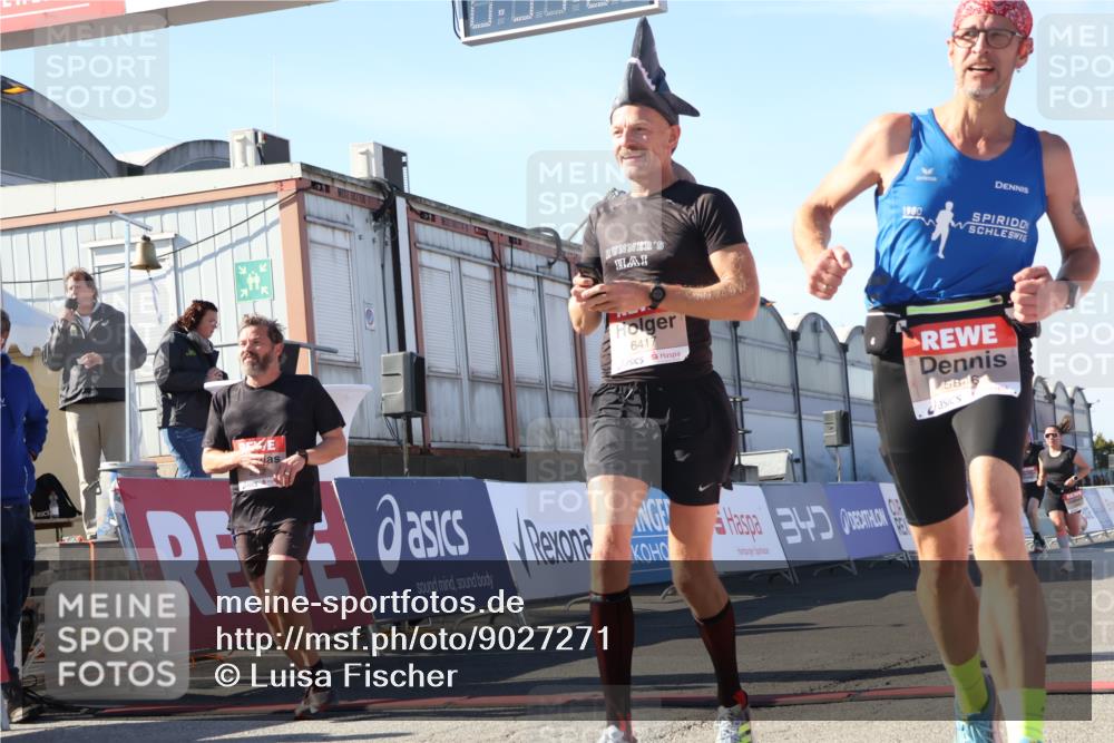 03.10.2025 - Köhlbrandbrückenlauf Luisa Fischer http://msf.ph/oto/9027271 03.10.2025 12:57:03 Ziel 4042, 4068, 4080, 4086, 5846, 5898, 6016, 6417 meine-sportfotos.de