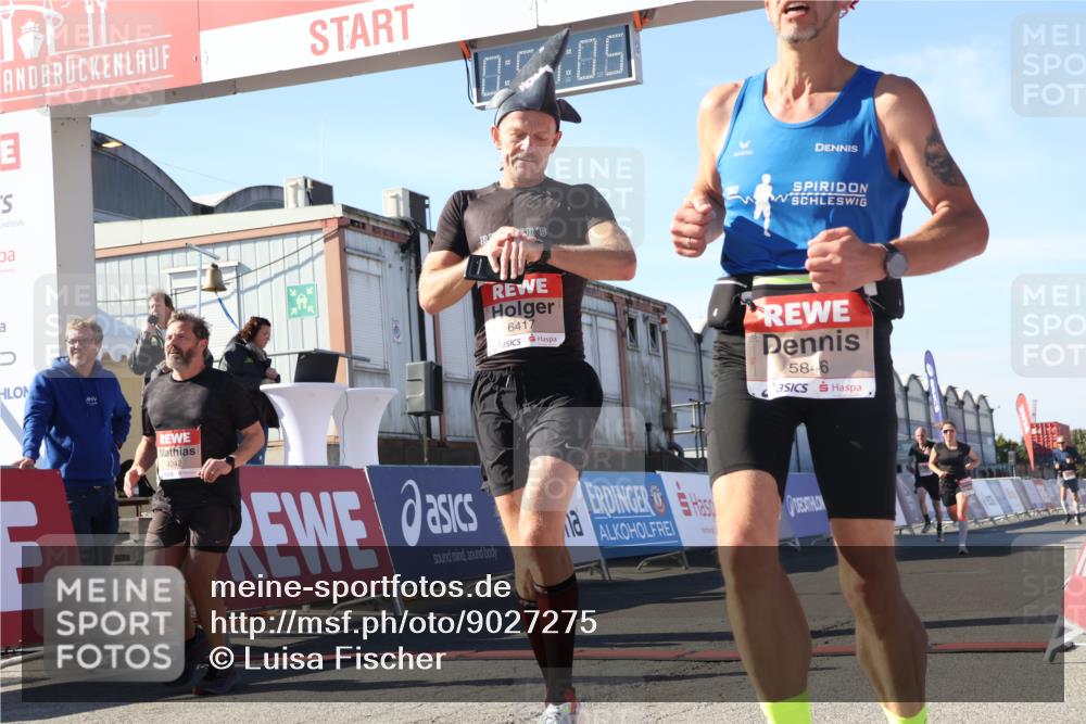 03.10.2025 - Köhlbrandbrückenlauf Luisa Fischer http://msf.ph/oto/9027275 03.10.2025 12:57:04 Ziel 4042, 4068, 4080, 4086, 5846, 5898, 6016, 6417 meine-sportfotos.de