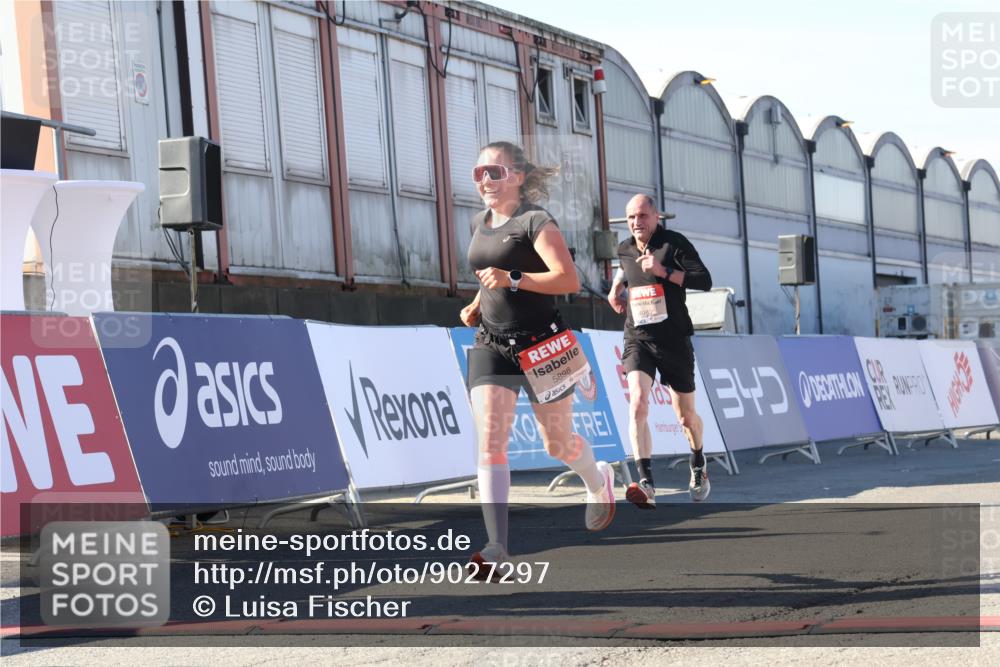 03.10.2025 - Köhlbrandbrückenlauf Luisa Fischer http://msf.ph/oto/9027297 03.10.2025 12:57:07 Ziel 4042, 4068, 4080, 4086, 5846, 5898, 6016, 6417, 6629, 6819 meine-sportfotos.de