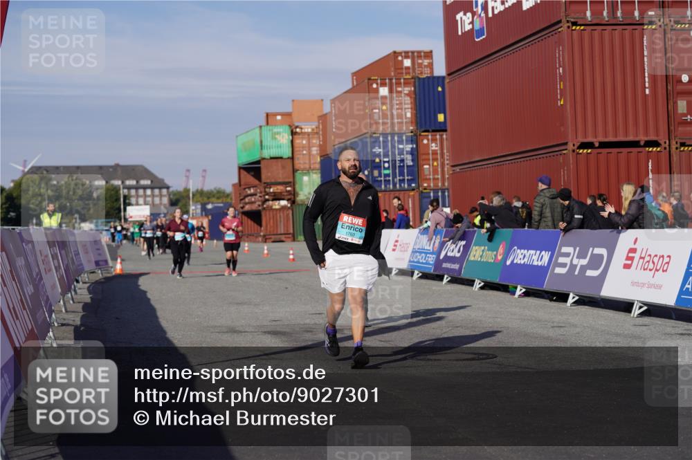 03.10.2025 - Köhlbrandbrückenlauf Michael Burmester http://msf.ph/oto/9027301 03.10.2025 10:31:03 Ziel 1763, 2205, 2468, 3510, 3663, 3664 meine-sportfotos.de
