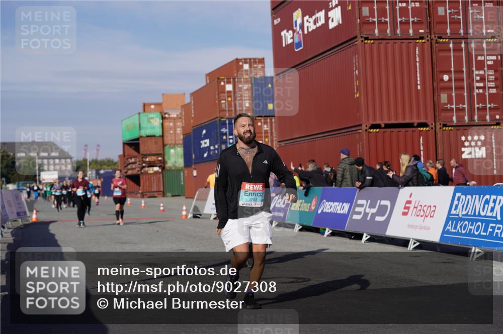 03.10.2025 - Köhlbrandbrückenlauf Michael Burmester http://msf.ph/oto/9027308 03.10.2025 10:31:04 Ziel 1763, 2205, 2468, 3663, 3664 meine-sportfotos.de