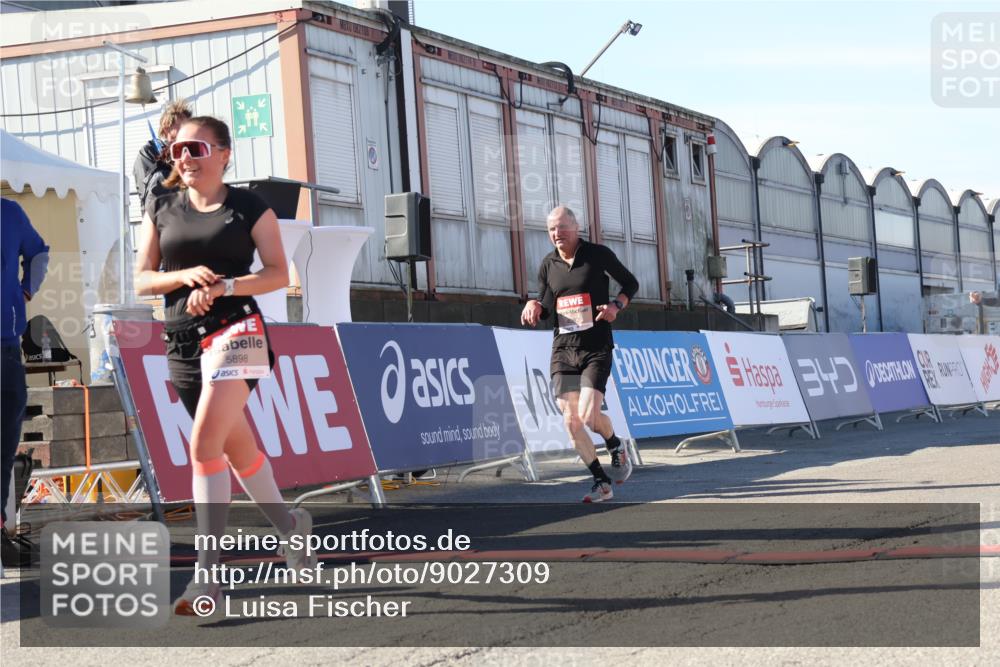 03.10.2025 - Köhlbrandbrückenlauf Luisa Fischer http://msf.ph/oto/9027309 03.10.2025 12:57:08 Ziel 4042, 4068, 4080, 4086, 5699, 5846, 5898, 6417, 6629, 6819 meine-sportfotos.de