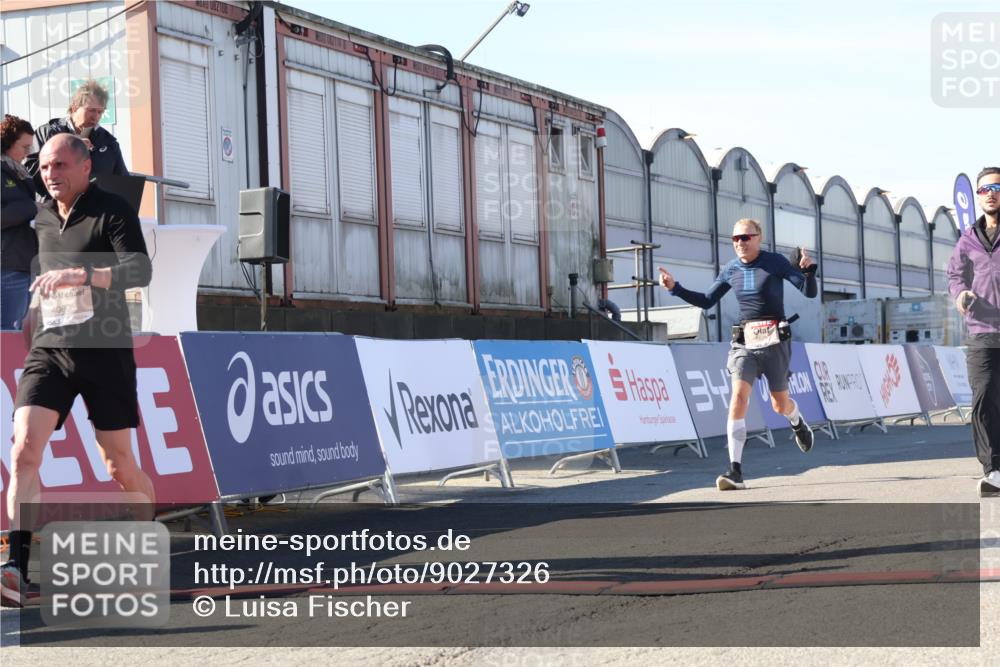 03.10.2025 - Köhlbrandbrückenlauf Luisa Fischer http://msf.ph/oto/9027326 03.10.2025 12:57:09 Ziel 4042, 4068, 4080, 4086, 4251, 5699, 5846, 5898, 5926, 6417, 6629, 6819 meine-sportfotos.de