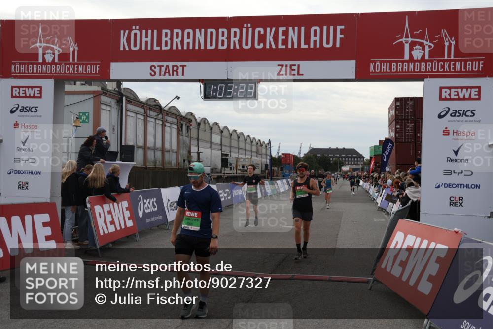 03.10.2025 - Köhlbrandbrückenlauf Julia Fischer http://msf.ph/oto/9027327 03.10.2025 16:03:24 Ziel 7013, 7016, 7098, 7721, 7873, 9305, 9657, 9678 meine-sportfotos.de
