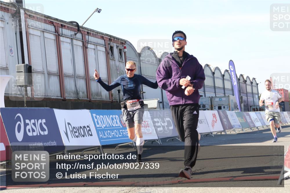 03.10.2025 - Köhlbrandbrückenlauf Luisa Fischer http://msf.ph/oto/9027339 03.10.2025 12:57:10 Ziel 4042, 4080, 4251, 5699, 5846, 5898, 5926, 6417, 6629, 6819 meine-sportfotos.de
