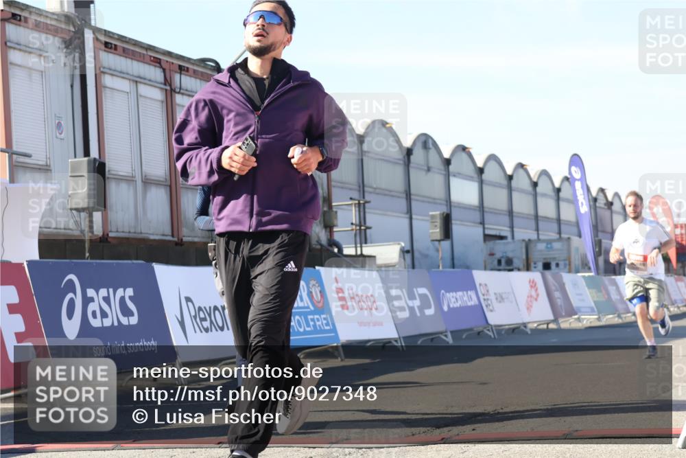 03.10.2025 - Köhlbrandbrückenlauf Luisa Fischer http://msf.ph/oto/9027348 03.10.2025 12:57:11 Ziel 4042, 4080, 4251, 5699, 5846, 5898, 5926, 6417, 6629, 6819 meine-sportfotos.de
