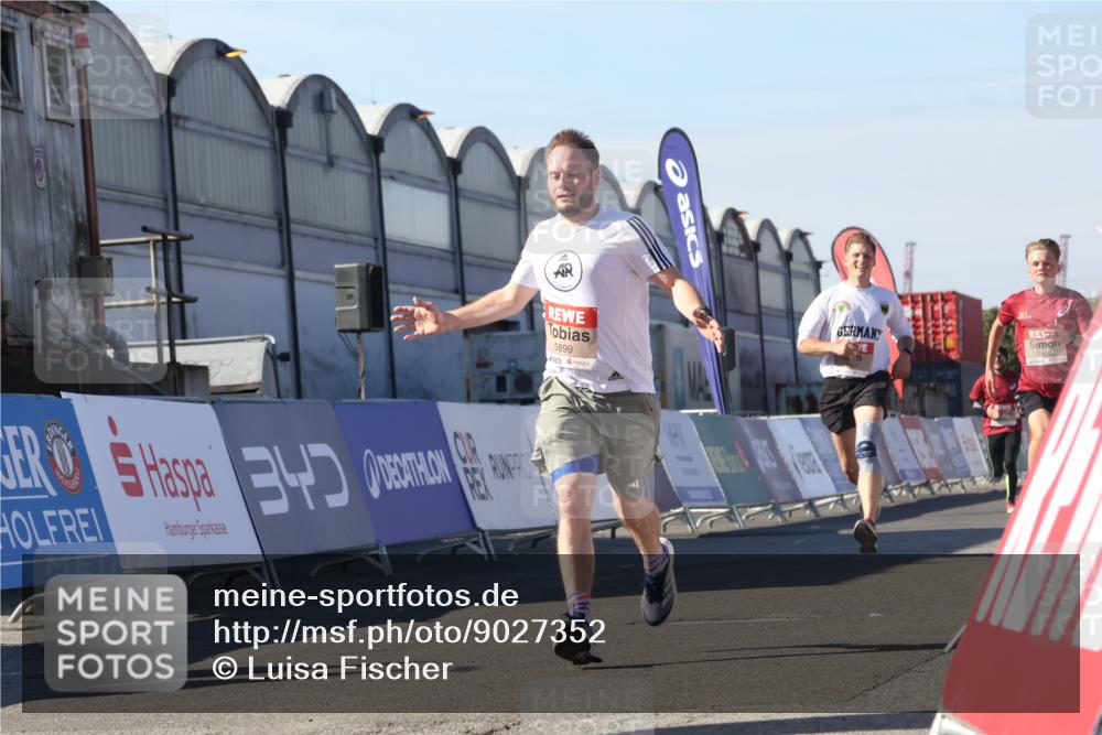 03.10.2025 - Köhlbrandbrückenlauf Luisa Fischer http://msf.ph/oto/9027352 03.10.2025 12:57:12 Ziel 4042, 4080, 4251, 5699, 5846, 5898, 5926, 6417, 6629, 6819 meine-sportfotos.de