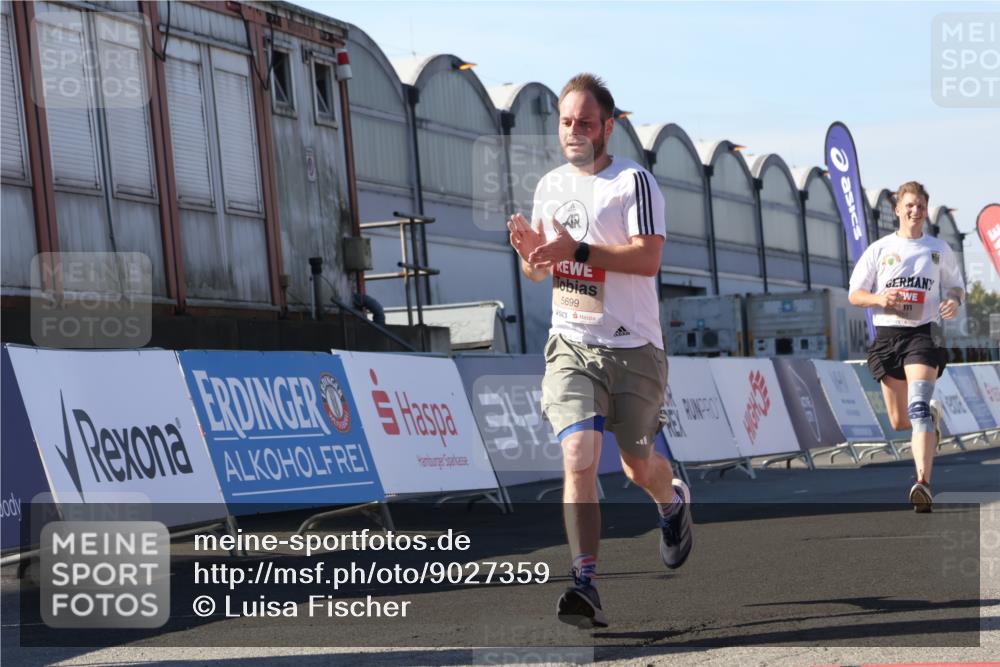 03.10.2025 - Köhlbrandbrückenlauf Luisa Fischer http://msf.ph/oto/9027359 03.10.2025 12:57:12 Ziel 4042, 4080, 4251, 5699, 5846, 5898, 5926, 6417, 6629, 6819 meine-sportfotos.de