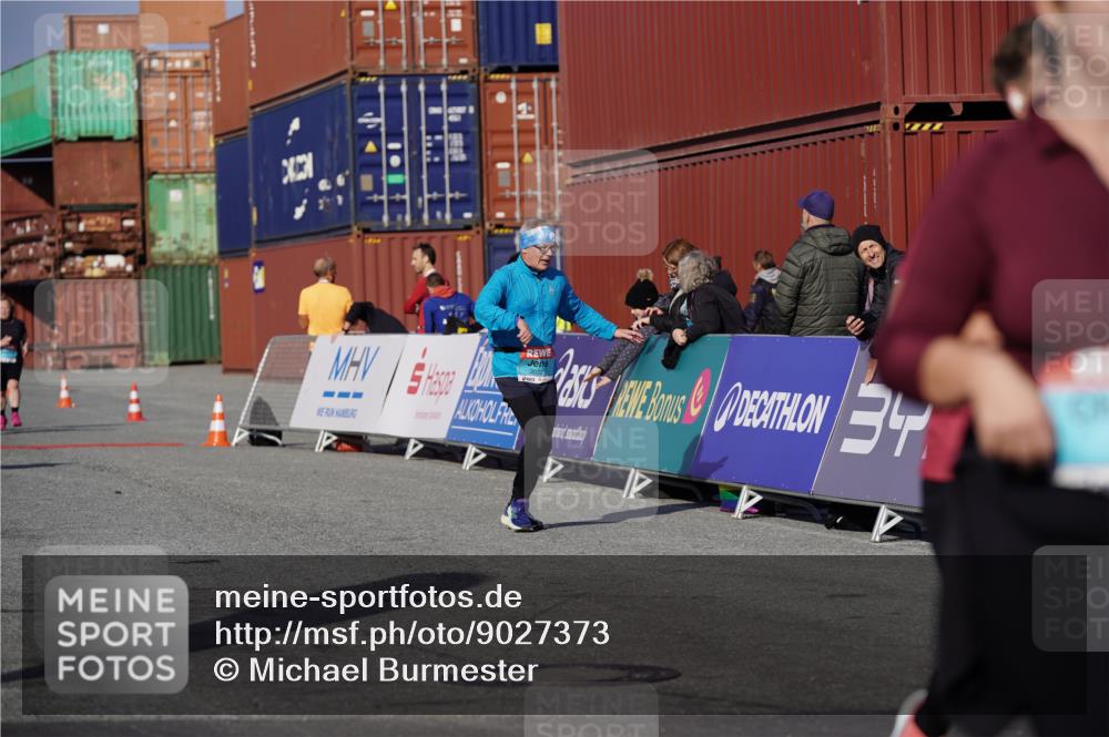 03.10.2025 - Köhlbrandbrückenlauf Michael Burmester http://msf.ph/oto/9027373 03.10.2025 10:31:13 Ziel 2205, 2443, 3072, 3663 meine-sportfotos.de