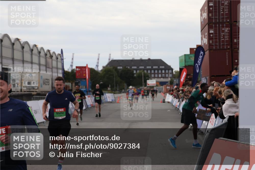 03.10.2025 - Köhlbrandbrückenlauf Julia Fischer http://msf.ph/oto/9027384 03.10.2025 16:03:36 Ziel 7013, 7094, 7224, 7284, 7418, 7485, 9103, 9632, 9666 meine-sportfotos.de