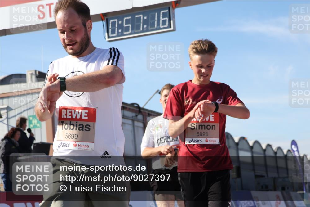 03.10.2025 - Köhlbrandbrückenlauf Luisa Fischer http://msf.ph/oto/9027397 03.10.2025 12:57:15 Ziel 4080, 4150, 4186, 4251, 5699, 5898, 5926, 6015, 6629, 6819 meine-sportfotos.de
