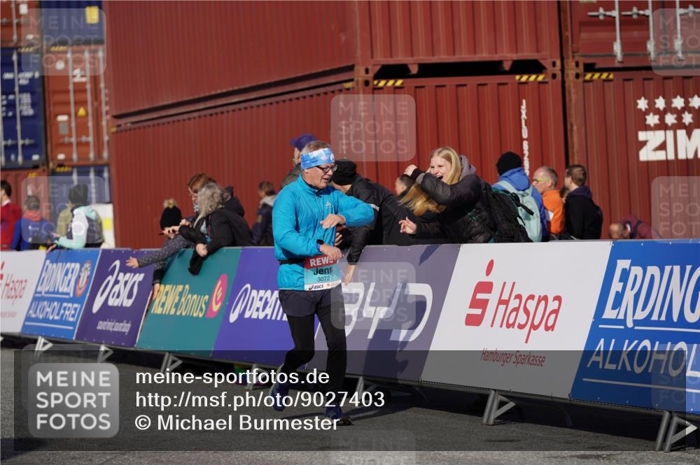 03.10.2025 - Köhlbrandbrückenlauf Michael Burmester http://msf.ph/oto/9027403 03.10.2025 10:31:14 Ziel 2205, 2443, 3072, 3663 meine-sportfotos.de