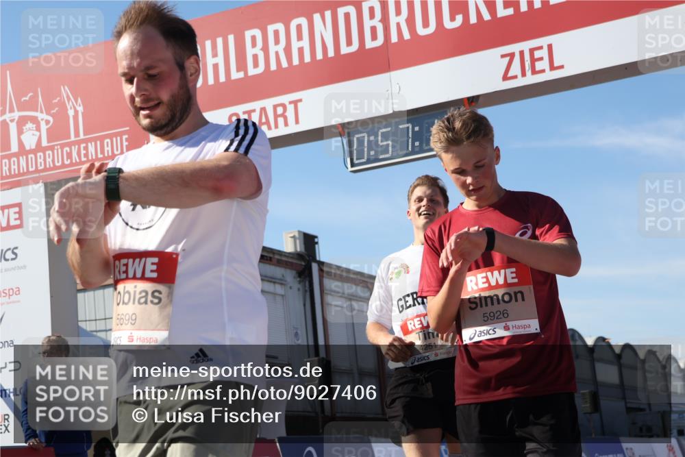 03.10.2025 - Köhlbrandbrückenlauf Luisa Fischer http://msf.ph/oto/9027406 03.10.2025 12:57:16 Ziel 4080, 4150, 4186, 4251, 5699, 5898, 5926, 6015, 6629, 6819 meine-sportfotos.de