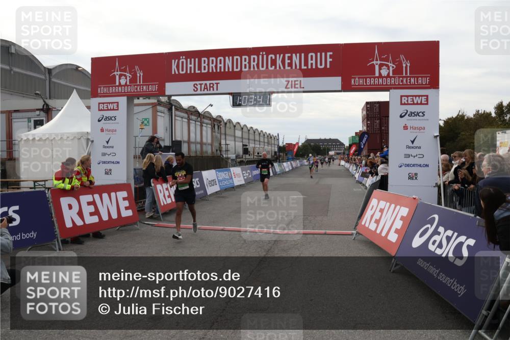 03.10.2025 - Köhlbrandbrückenlauf Julia Fischer http://msf.ph/oto/9027416 03.10.2025 16:03:42 Ziel 7224, 7284, 7409, 7418, 7485, 8980, 8981, 9103, 9484, 9632, 9666 meine-sportfotos.de