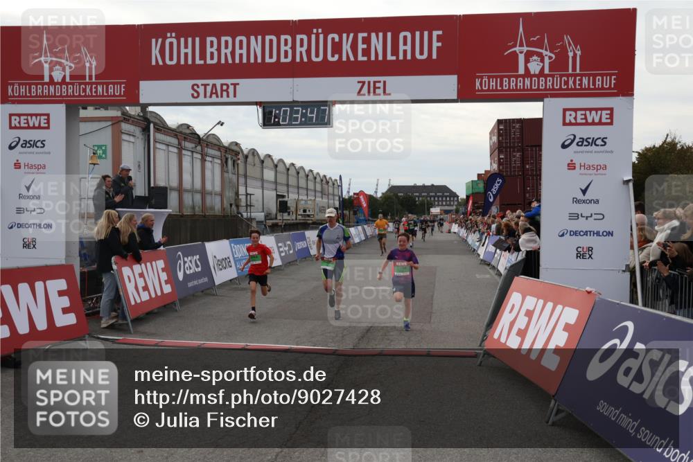 03.10.2025 - Köhlbrandbrückenlauf Julia Fischer http://msf.ph/oto/9027428 03.10.2025 16:03:47 Ziel 7284, 7409, 8980, 8981, 9484, 9632, 9666, 9730 meine-sportfotos.de