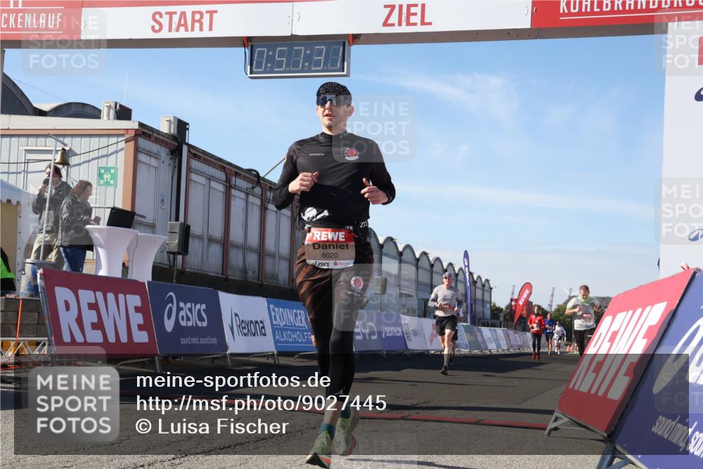 03.10.2025 - Köhlbrandbrückenlauf Luisa Fischer http://msf.ph/oto/9027445 03.10.2025 12:57:30 Ziel 4105, 4150, 4186, 4518, 6015, 6020, 6122, 6767 meine-sportfotos.de
