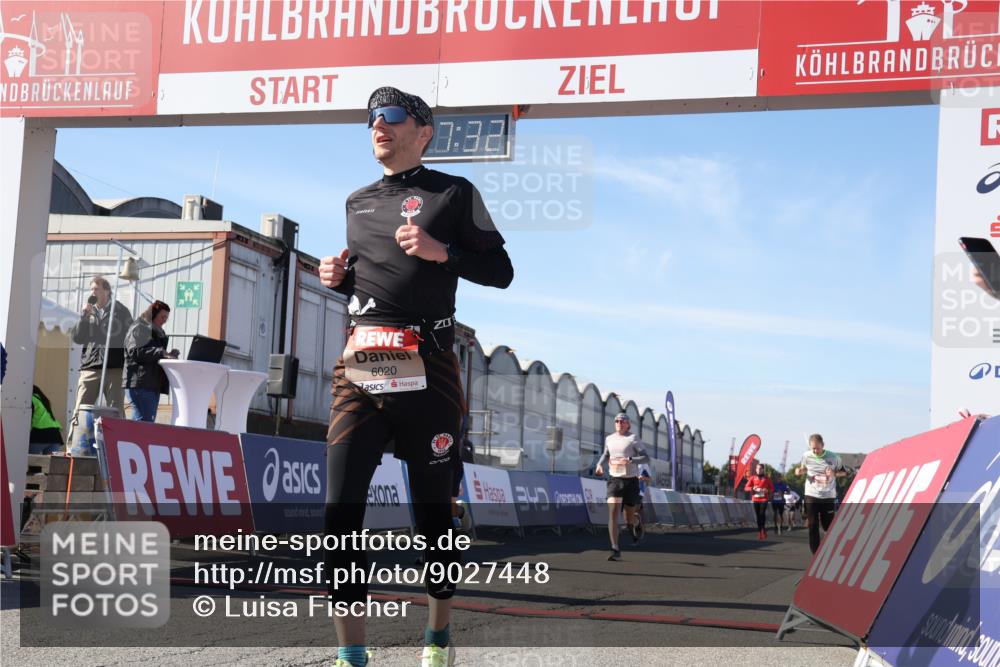 03.10.2025 - Köhlbrandbrückenlauf Luisa Fischer http://msf.ph/oto/9027448 03.10.2025 12:57:31 Ziel 4105, 4150, 4186, 4518, 6015, 6020, 6122, 6767 meine-sportfotos.de