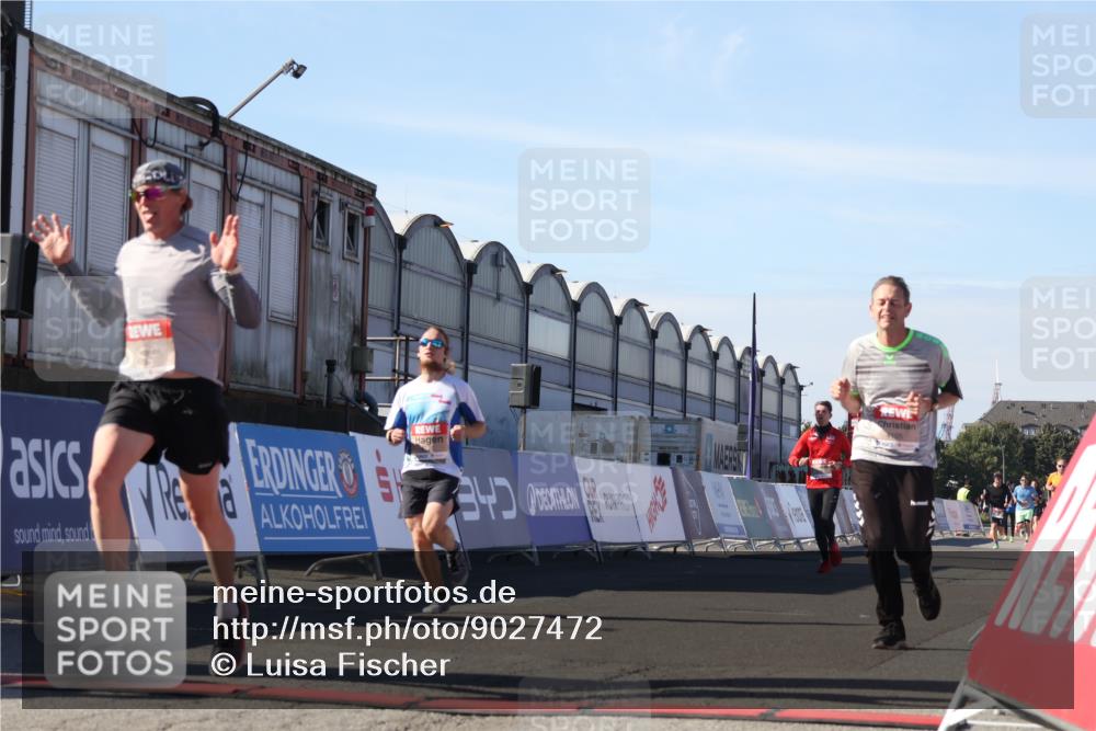 03.10.2025 - Köhlbrandbrückenlauf Luisa Fischer http://msf.ph/oto/9027472 03.10.2025 12:57:33 Ziel 4032, 4076, 4105, 4518, 6020, 6122, 6767 meine-sportfotos.de