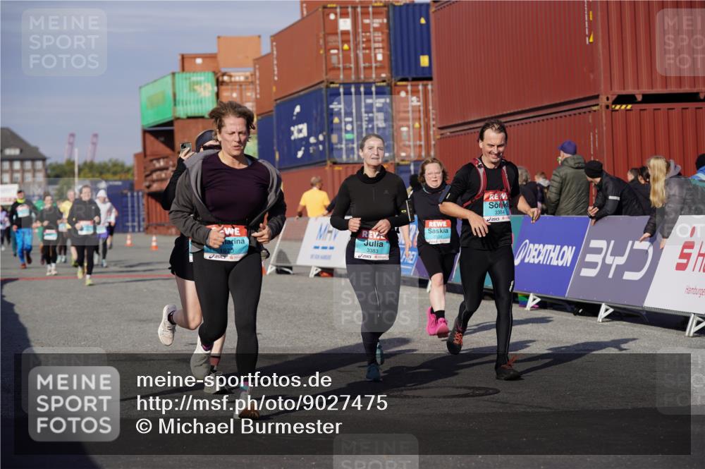 03.10.2025 - Köhlbrandbrückenlauf Michael Burmester http://msf.ph/oto/9027475 03.10.2025 10:31:24 Ziel 1969, 1970, 2385, 2443, 2504, 3383, 3384 meine-sportfotos.de