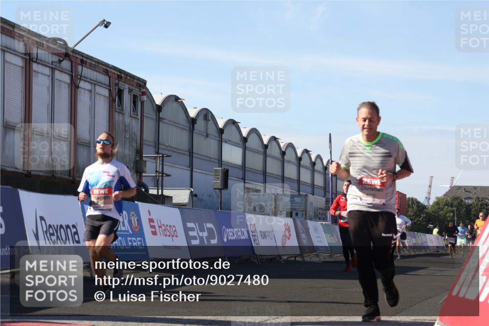03.10.2025 - Köhlbrandbrückenlauf Luisa Fischer http://msf.ph/oto/9027480 03.10.2025 12:57:33 Ziel 4032, 4076, 4105, 4518, 6020, 6122, 6767 meine-sportfotos.de