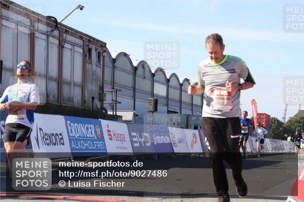 03.10.2025 - Köhlbrandbrückenlauf Luisa Fischer http://msf.ph/oto/9027486 03.10.2025 12:57:34 Ziel 4032, 4076, 4105, 4518, 6020, 6122, 6767 meine-sportfotos.de
