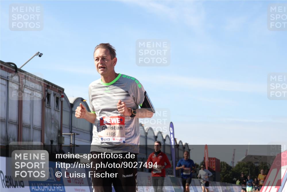 03.10.2025 - Köhlbrandbrückenlauf Luisa Fischer http://msf.ph/oto/9027494 03.10.2025 12:57:35 Ziel 4032, 4076, 4105, 4518, 6020, 6122, 6767 meine-sportfotos.de