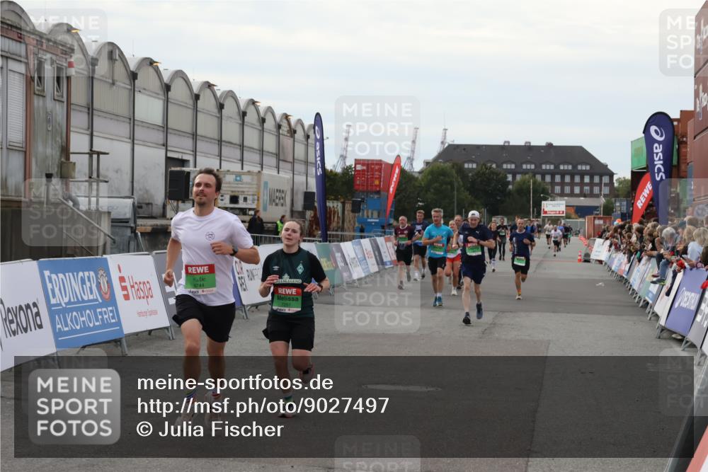 03.10.2025 - Köhlbrandbrückenlauf Julia Fischer http://msf.ph/oto/9027497 03.10.2025 16:04:02 Ziel 7257, 7281, 7811, 7862, 9405, 9473, 9672, 9730, 9744, 9746 meine-sportfotos.de